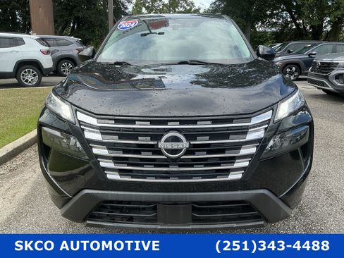 Used 2024 Nissan Rogue SV FWD image 8