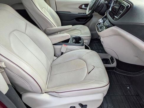 Used 2018 Chrysler Pacifica Limited w/ Advanced Safetytec Group FWD image 20