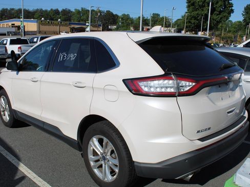 Used 2017 Ford Edge SEL w/ Equipment Group 201A FWD image 4