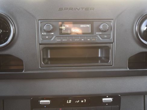 Used 2025 Mercedes-Benz Sprinter 2500 image 23