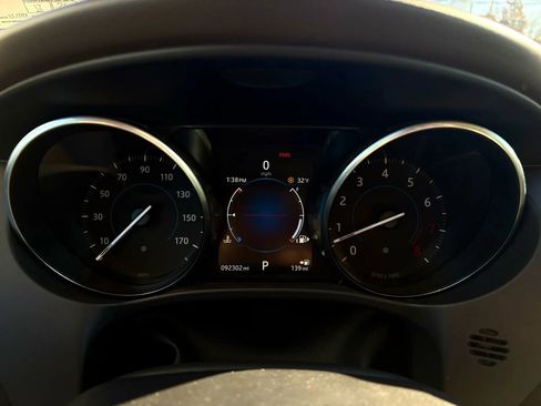 Used 2017 Jaguar F-PACE Prestige image 42