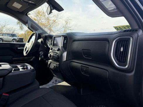 Used 2020 Chevrolet Silverado 1500 LT image 17