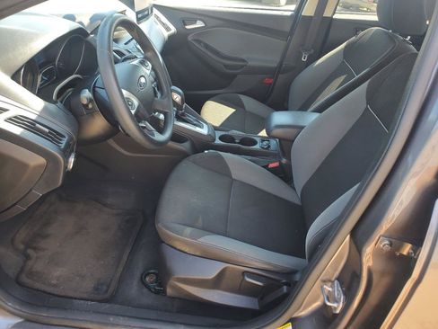 Used 2014 Ford Focus SE FWD image 14