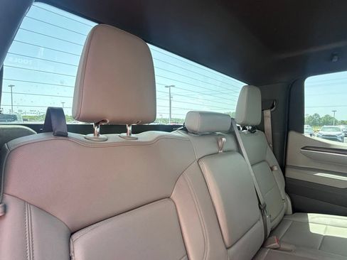 Used 2025 GMC Sierra 1500 SLT AWD/4WD image 27