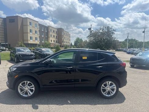 Used 2023 Buick Encore GX Preferred w/ Cold Weather Comfort Package AWD/4WD image 2