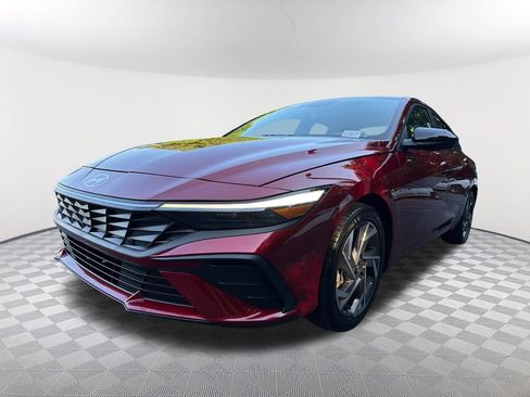Used 2025 Hyundai Elantra Sport FWD image 1