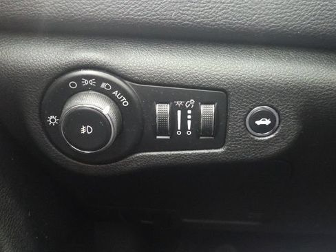 Used 2015 Chrysler 200 C w/ Safetytec Group AWD/4WD image 23