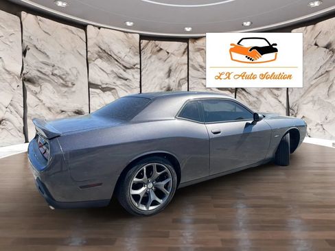 Used 2016 Dodge Challenger R/T RWD image 4