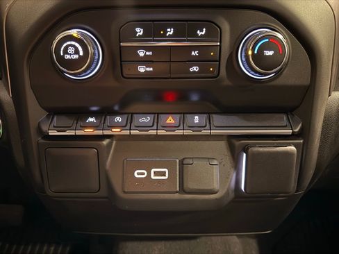 Used 2024 Chevrolet Silverado 1500 Custom image 24