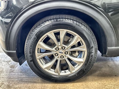 Used 2022 Ford Explorer XLT w/ Equipment Group 202A image 34