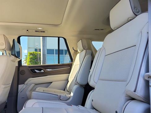 Used 2021 GMC Yukon Denali w/ Denali Ultimate Package image 16