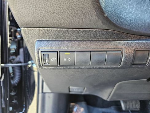 Used 2024 Toyota Corolla SE w/ SE Premium Package FWD image 18