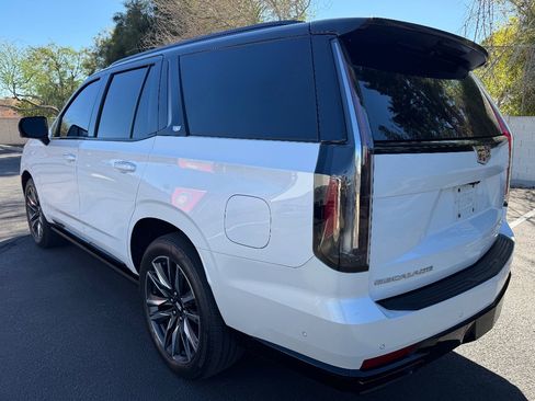 Used 2024 Cadillac Escalade Sport Platinum image 8
