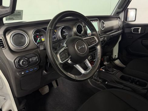 Used 2022 Jeep Wrangler Unlimited Rubicon 4xe w/ Cold Weather Group AWD/4WD image 22