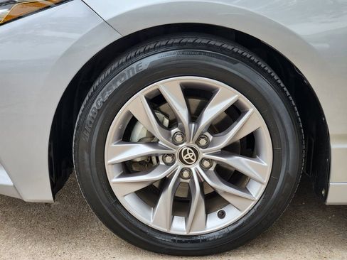 Used 2020 Toyota Avalon XLE image 9