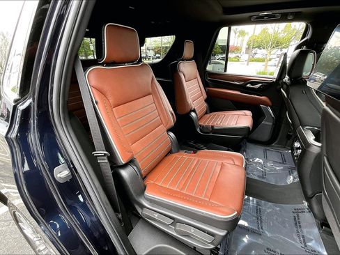 Used 2024 GMC Yukon Denali Ultimate AWD/4WD image 18