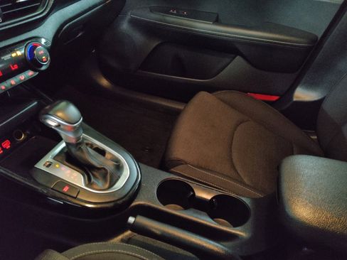 Used 2019 Kia Forte S FWD image 26