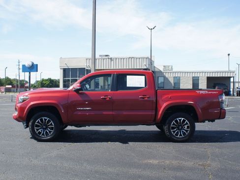 Used 2020 Toyota Tacoma TRD Sport w/ Technology Package RWD image 11