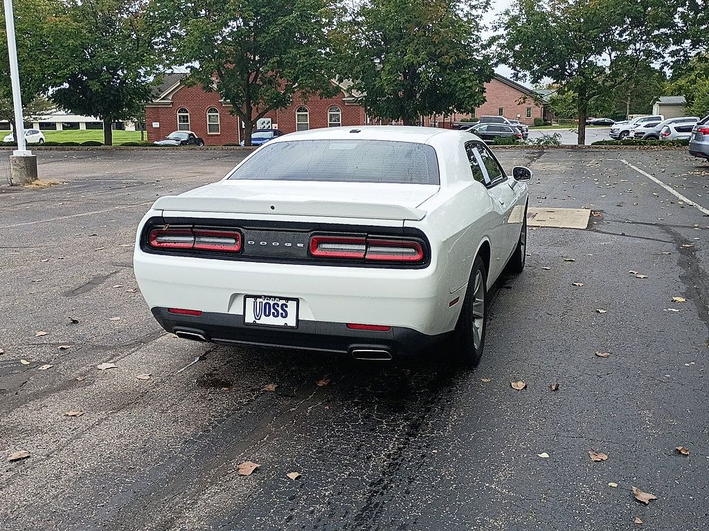 Used 2022 Dodge Challenger SXT RWD image 3