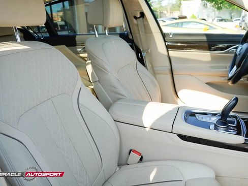 Used 2016 BMW 750i xDrive AWD/4WD image 32