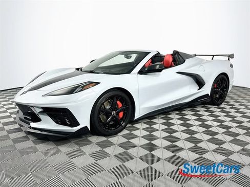 Used 2022 Chevrolet Corvette Stingray Premium Conv w/ Z51 Performance Package RWD image 3