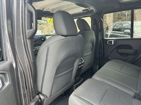 Used 2024 Jeep Wrangler Sport S w/ Convenience Group AWD/4WD image 12