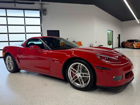 Used 2007 Chevrolet Corvette Z06 w/ Preferred Equipment Group RWD image 19