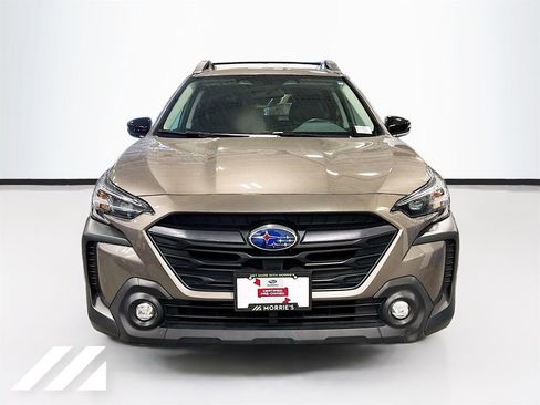 Used 2024 Subaru Outback Premium AWD/4WD image 2