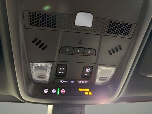Used 2020 Cadillac XT5 Premium Luxury FWD image 27
