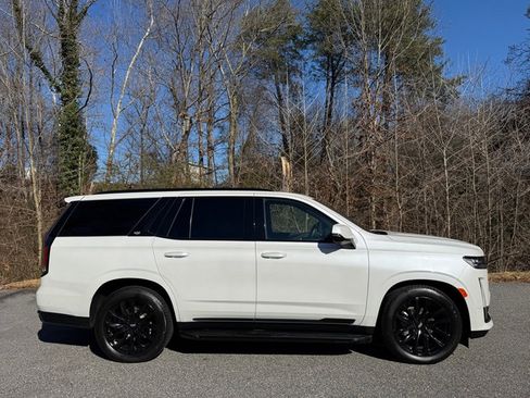 Used 2024 Cadillac Escalade Sport w/ LPO, ONYX Package image 5