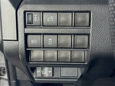 Certified 2025 Toyota Tacoma SR image 10