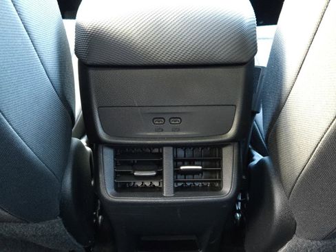 Used 2025 Chevrolet Equinox LT image 16