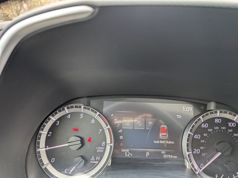 Used 2023 Toyota Highlander XLE image 24