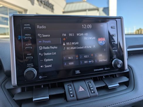 Used 2019 Toyota RAV4 Limited image 26