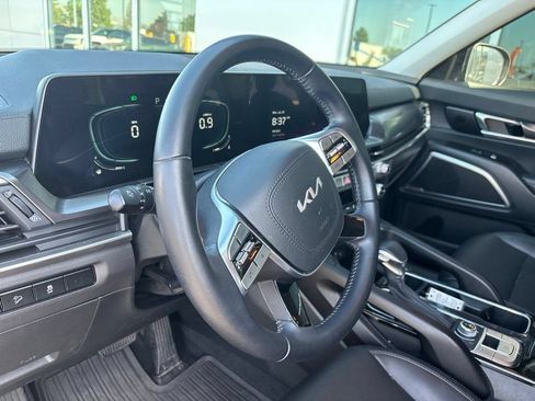 Certified 2024 Kia Telluride S AWD/4WD image 5