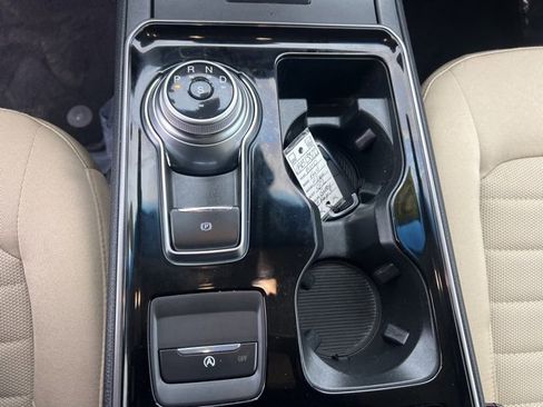 Used 2020 Ford Edge SE image 30