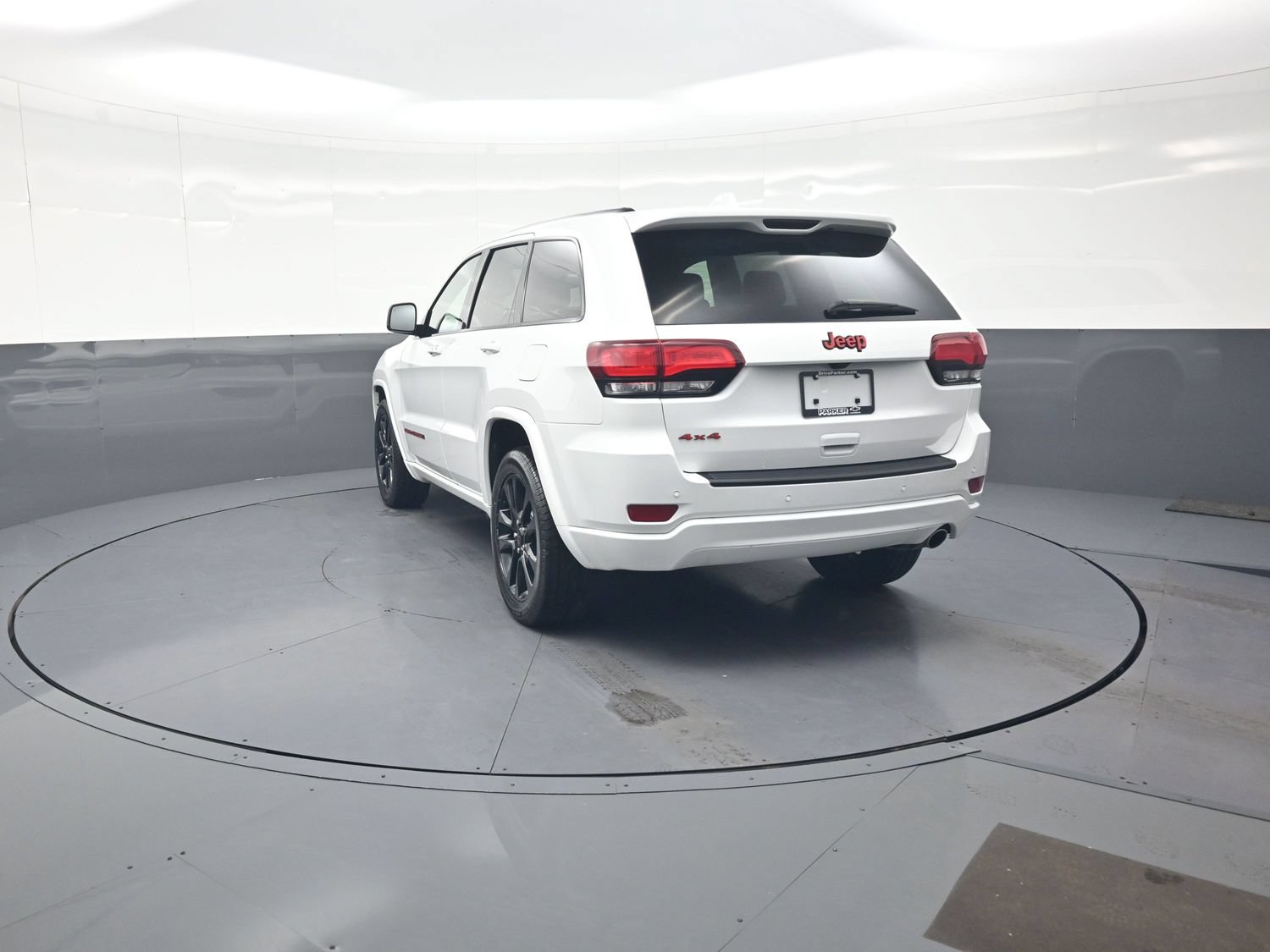 Used 2020 Jeep Grand Cherokee Altitude AWD/4WD image 5
