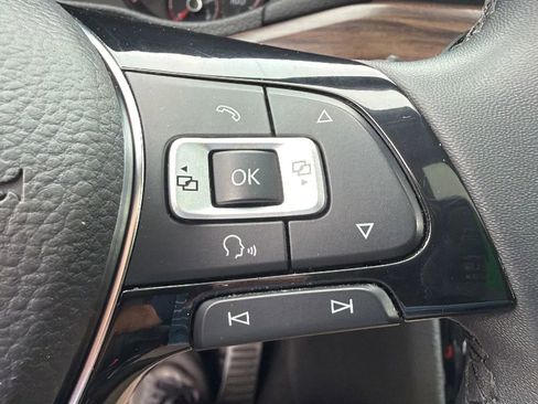 Used 2022 Volkswagen Passat 2.0T FWD image 16