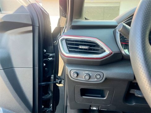 Used 2023 Chevrolet TrailBlazer RS w/ Sun and Liftgate Package image 10