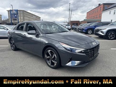 Used 2023 Hyundai Elantra Limited w/ Cargo Package image 2