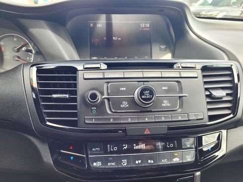 Used 2017 Honda Accord Sport image 20