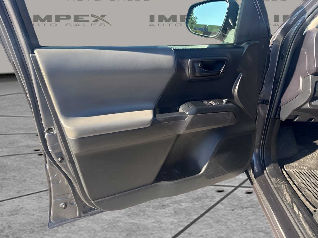 Used 2022 Toyota Tacoma SR RWD image 21