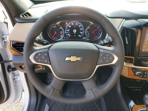 Used 2022 Chevrolet Traverse Premier FWD image 20
