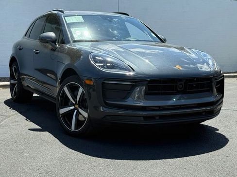 Used 2024 Porsche Macan AWD/4WD image 7