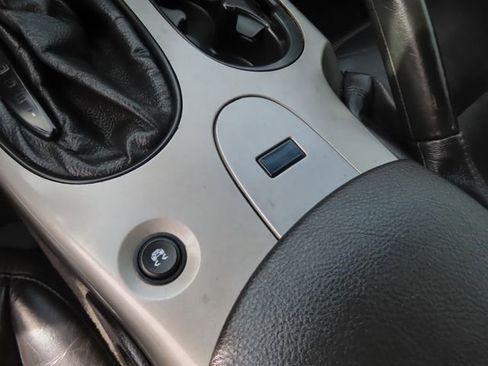 Used 2005 Chevrolet Corvette Coupe w/ Preferred Equipment Group image 25