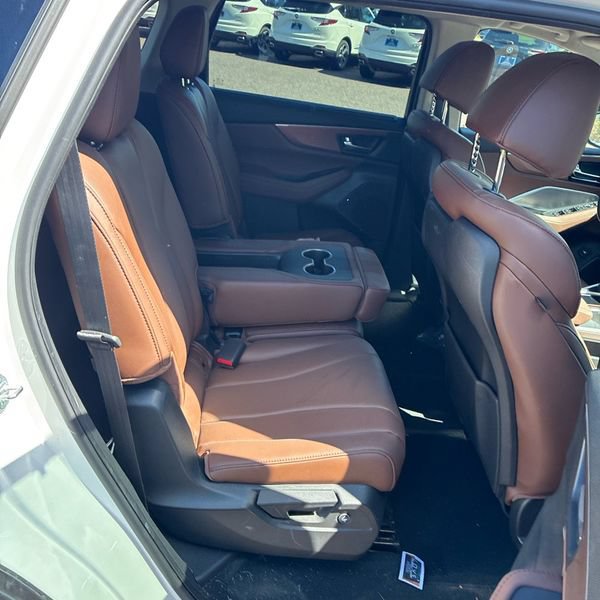 Used 2024 Acura MDX w/ Technology Package AWD/4WD image 3