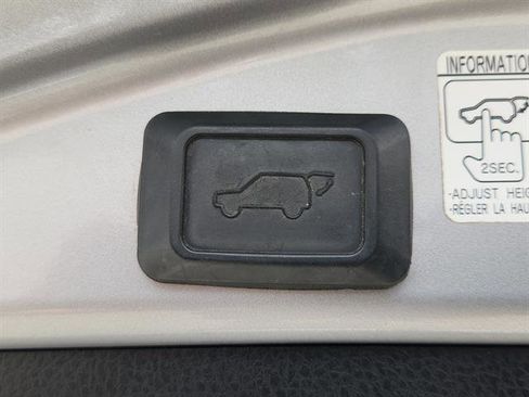 Used 2018 Toyota RAV4 XLE image 26