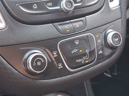 Used 2022 Chevrolet Malibu RS FWD image 16