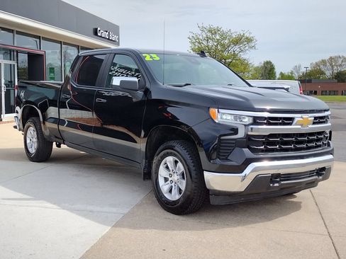 Used 2023 Chevrolet Silverado 1500 LT w/ Protection Package AWD/4WD image 11