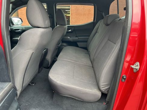 Used 2016 Toyota Tacoma SR image 28